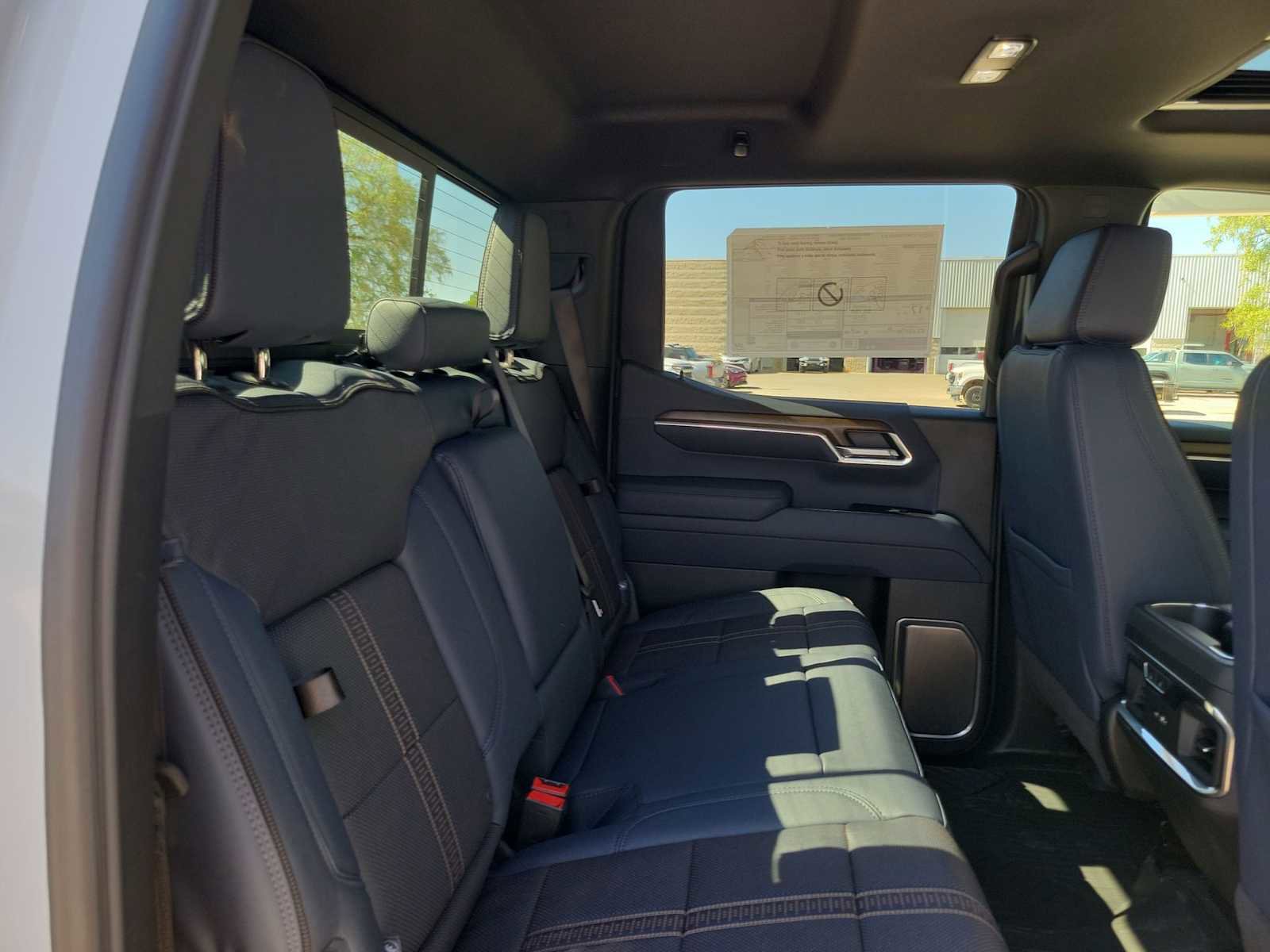 New 2026 Chevrolet Silverado 1500 High Country w/ Technology Package AWD/4WD image 17