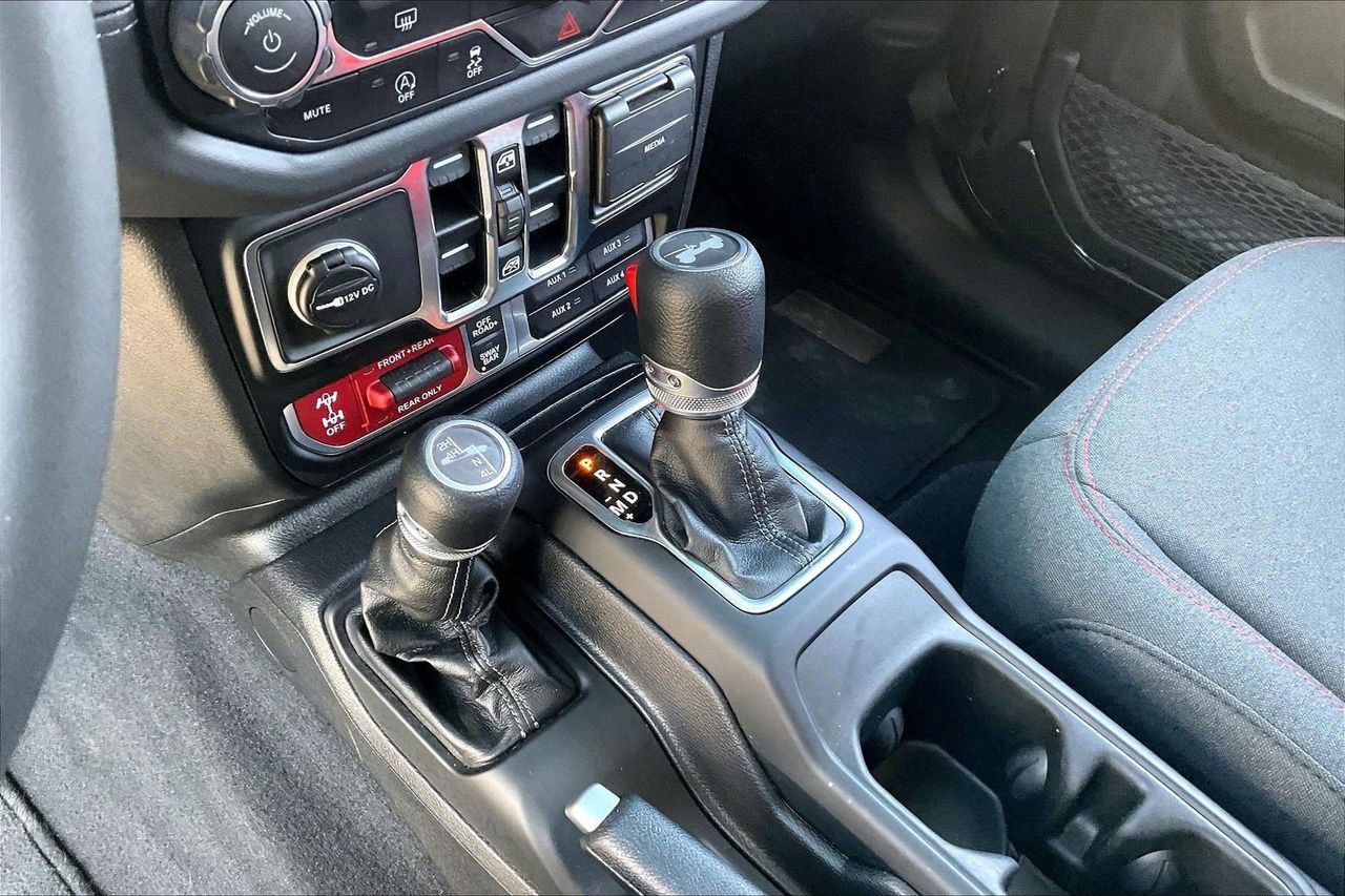 Certified 2025 Jeep Wrangler Unlimited Rubicon image 30