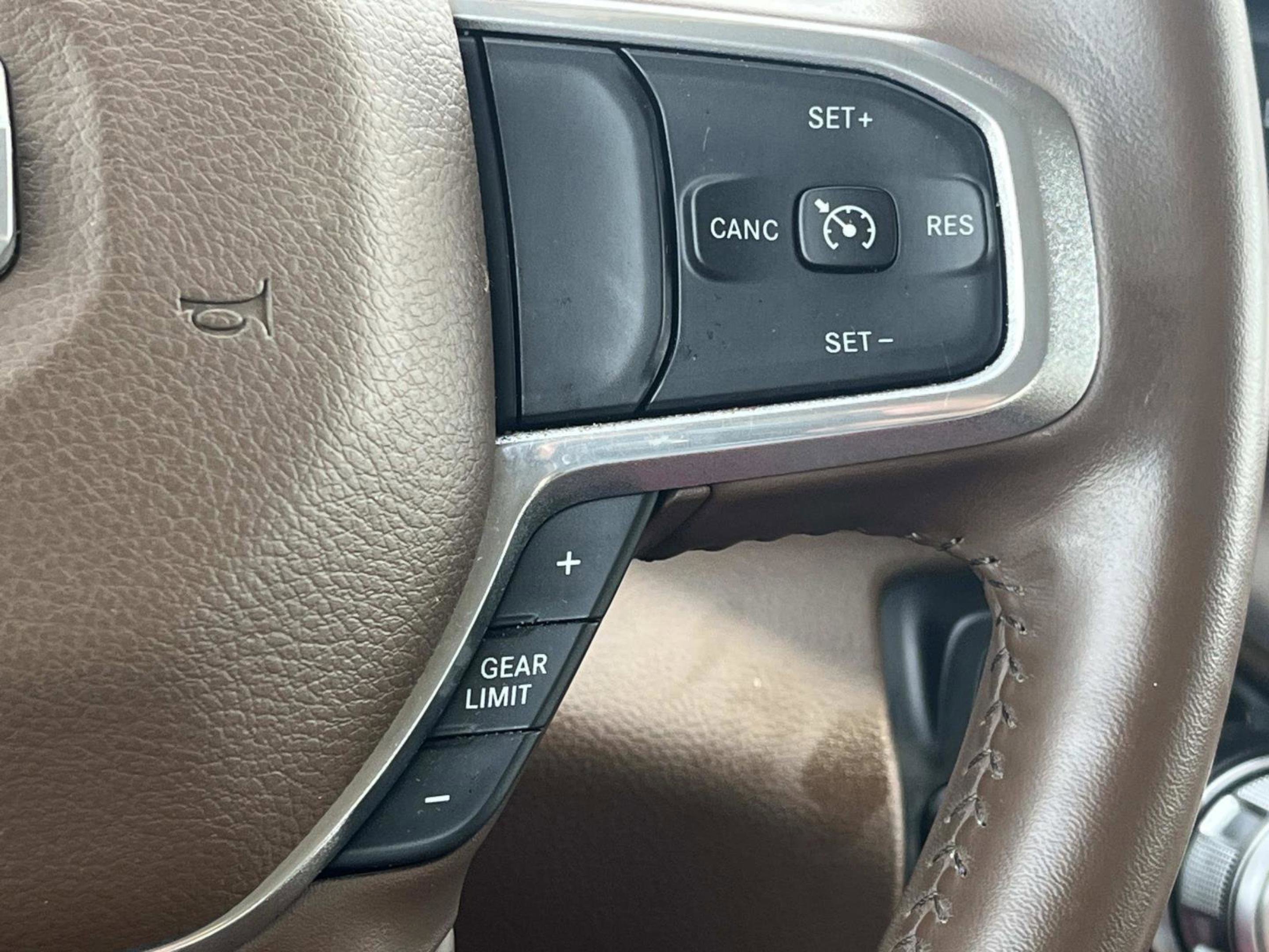 Used 2022 RAM 1500 Laramie AWD/4WD image 31