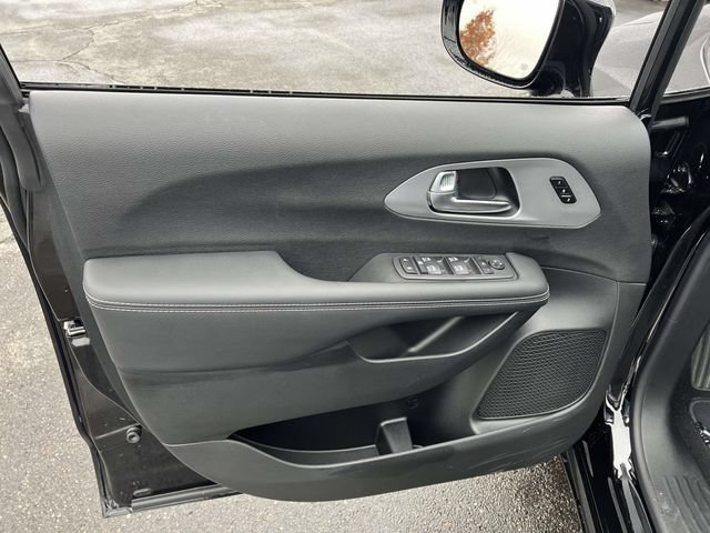 New 2026 Chrysler Pacifica Limited w/ S Appearance Package AWD/4WD image 12
