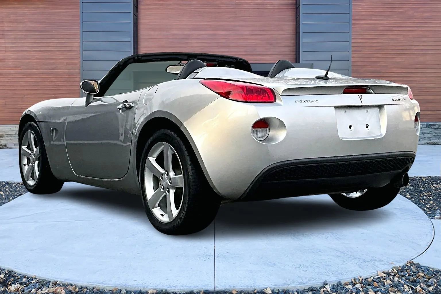 Used 2008 Pontiac Solstice Convertible w/ Premium Package image 2