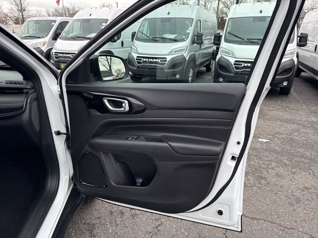 Used 2022 Jeep Compass Altitude image 34