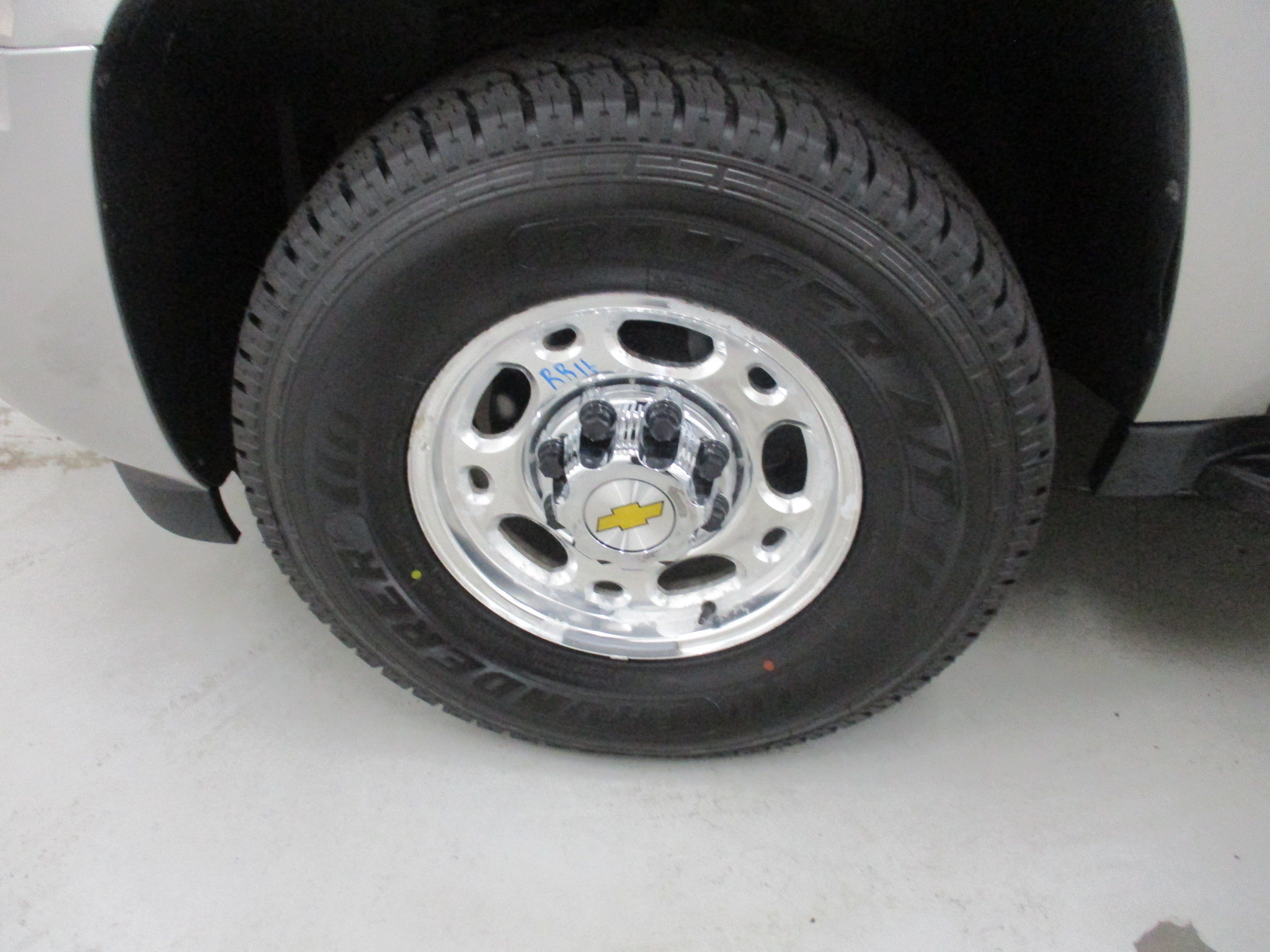Used 2007 Chevrolet Suburban 2500 LT w/ LT Preferred Equipment Group AWD/4WD image 4