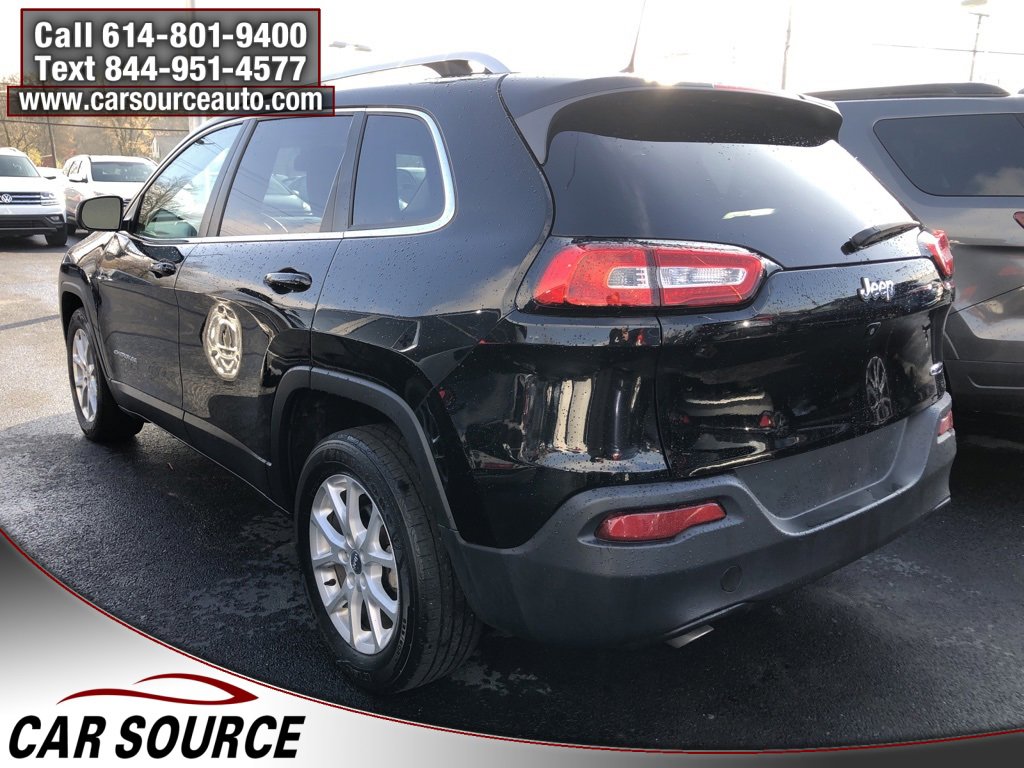 Used 2018 Jeep Cherokee Latitude Plus w/ Cold Weather Group image 8