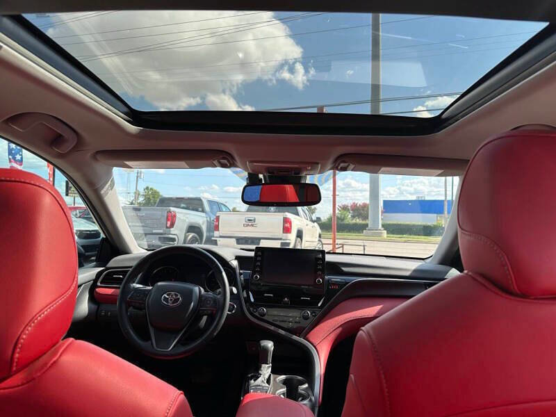 Used 2022 Toyota Camry XSE image 14