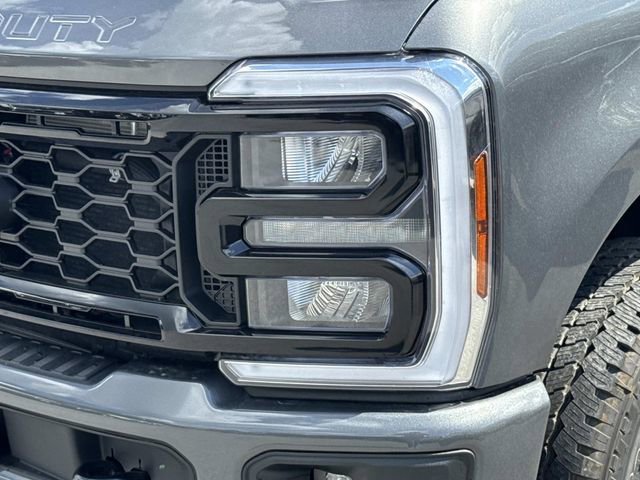 New 2026 Ford F350 Lariat w/ Black Appearance Package image 7