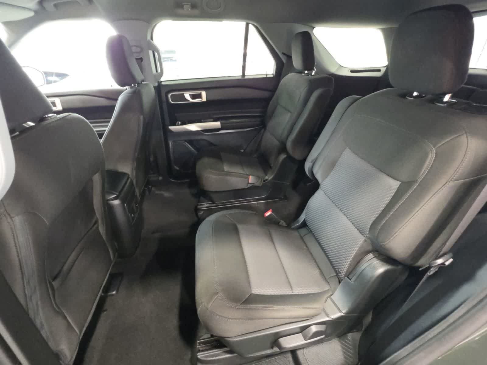 Used 2023 Ford Explorer XLT AWD/4WD image 28