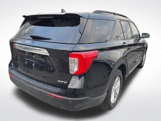 Used 2023 Ford Explorer XLT image 8