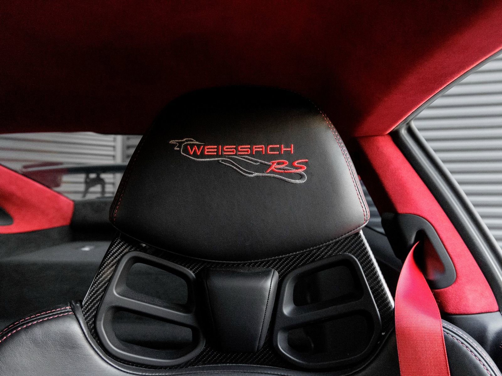 Used 2018 Porsche 911 GT2 RS image 18