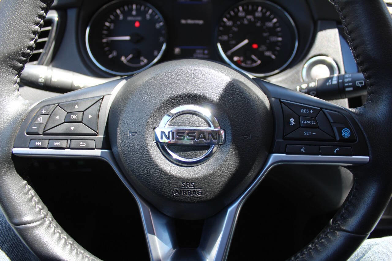 Used 2020 Nissan Rogue SV w/ Sun & Sound Touring Package AWD/4WD image 13