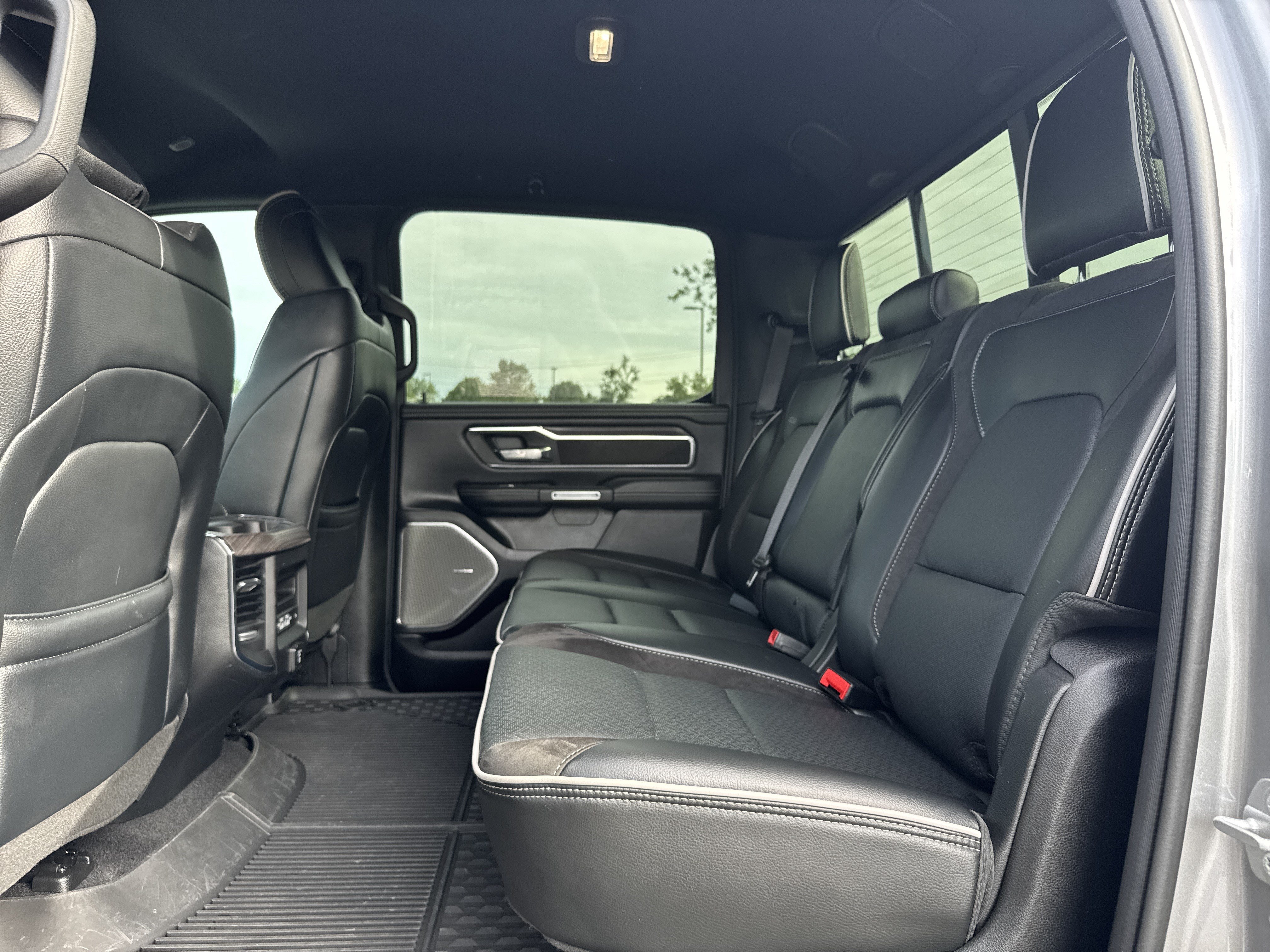 Used 2025 RAM 1500 Laramie w/ Night Edition AWD/4WD image 30