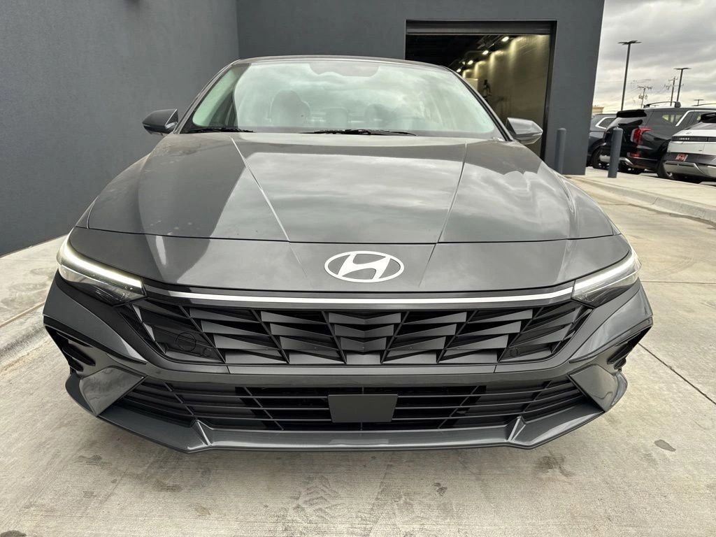New 2026 Hyundai Elantra Limited FWD image 2