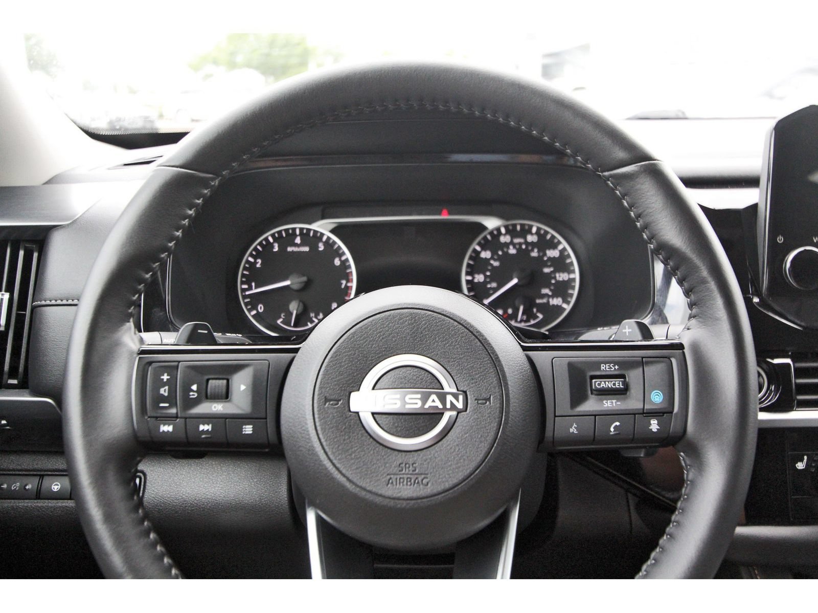 Used 2024 Nissan Pathfinder SL FWD image 13