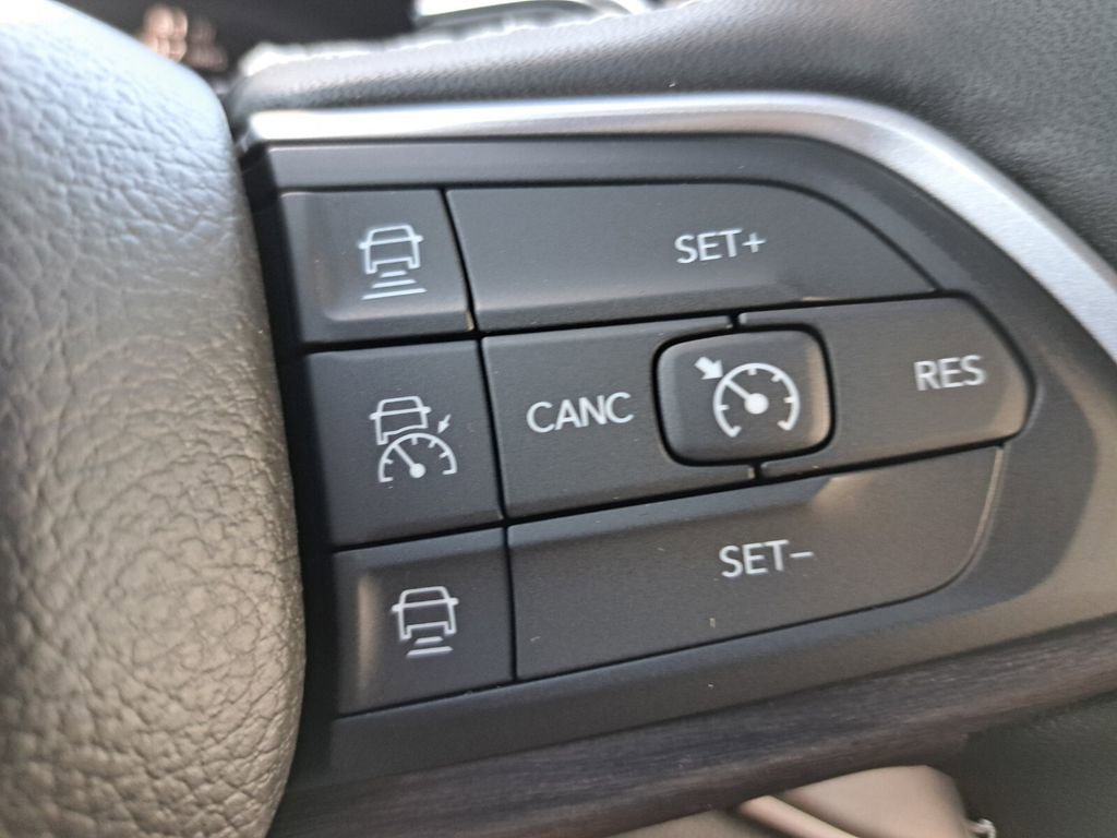 New 2025 Jeep Grand Cherokee L Limited image 13