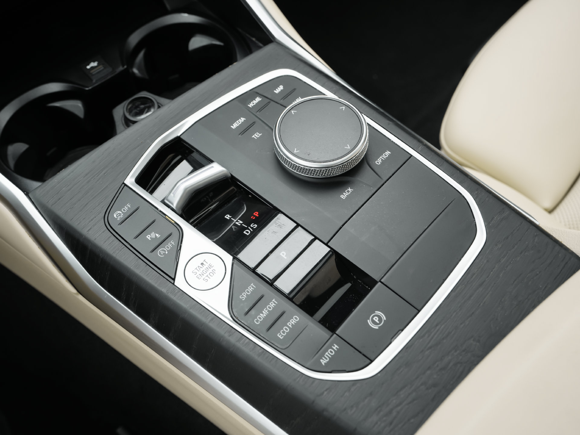 Used 2024 BMW 330i Sedan w/ Convenience Package RWD image 21