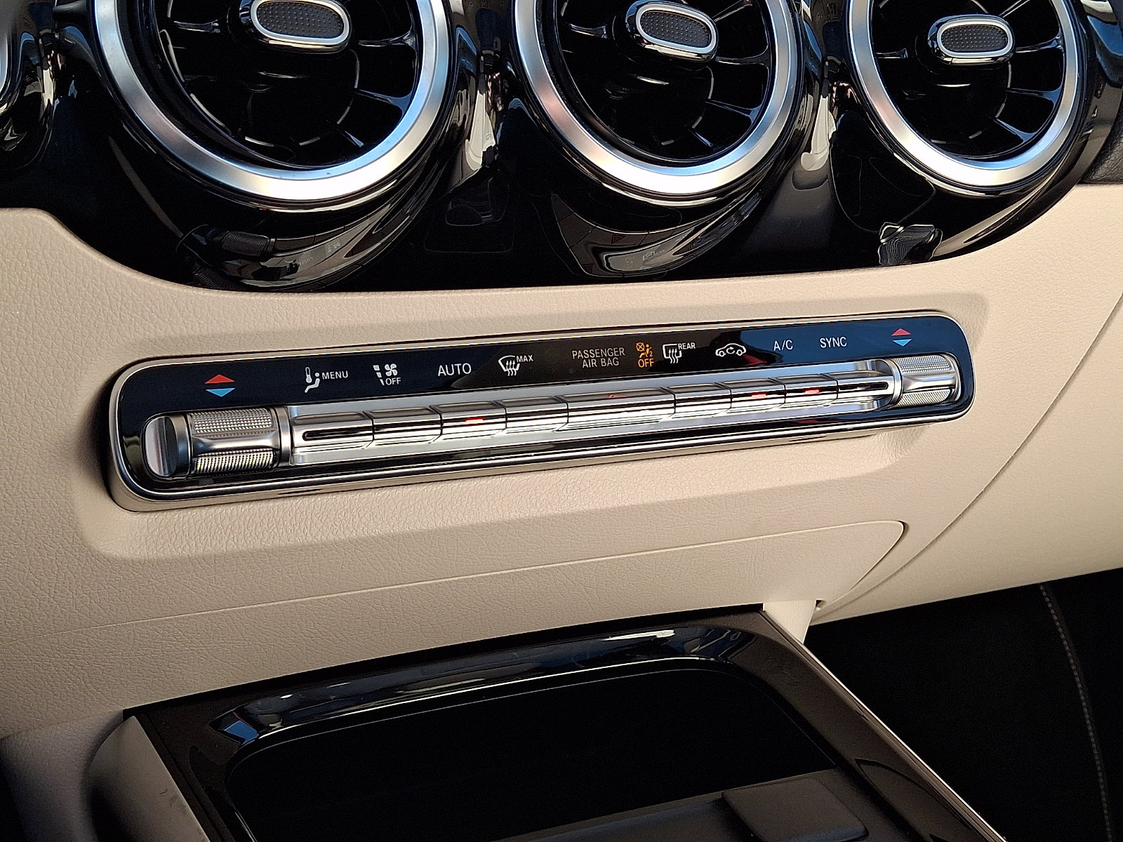 Used 2022 Mercedes-Benz GLA 250 4MATIC image 17