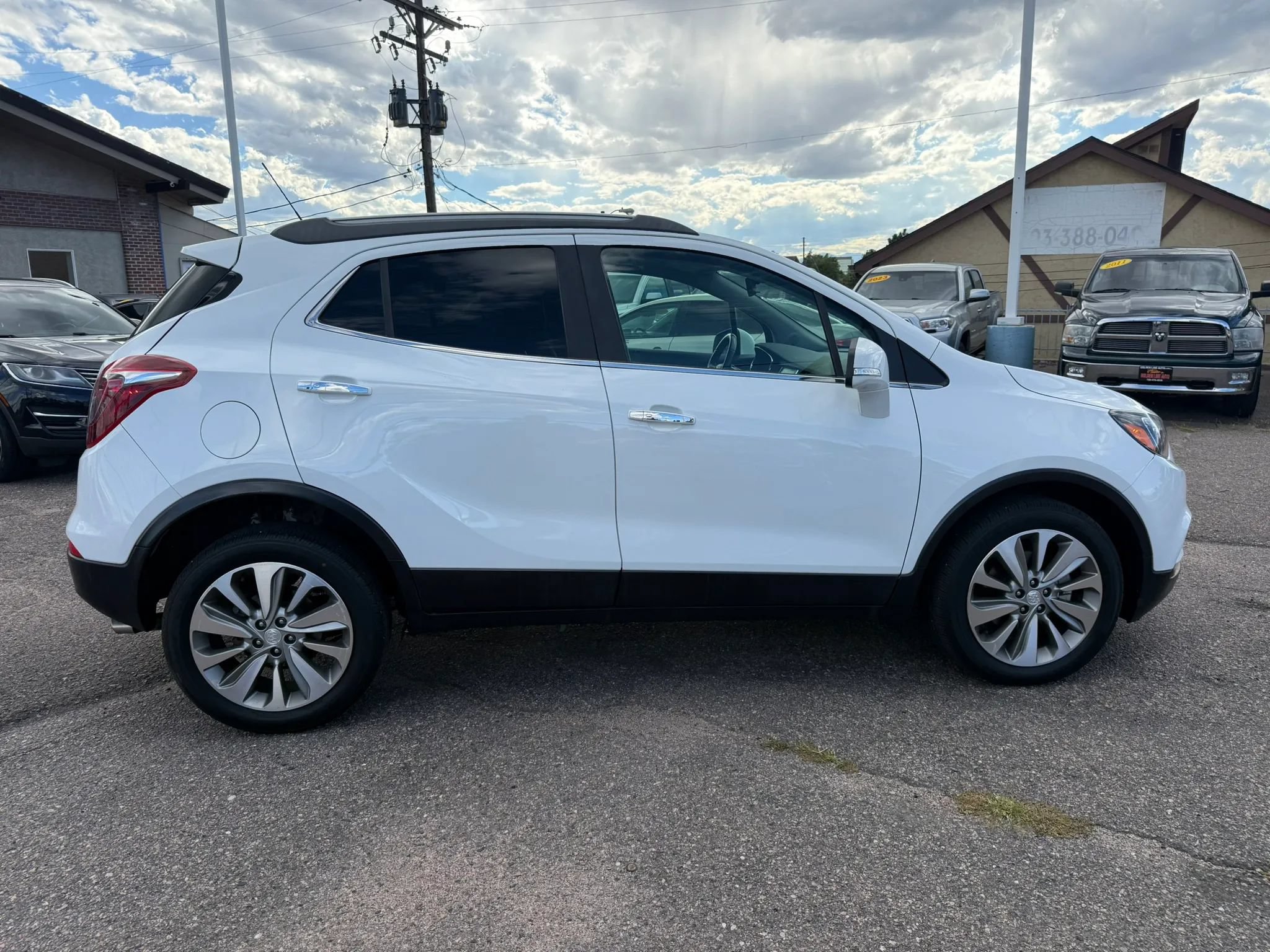 Used 2017 Buick Encore Preferred AWD/4WD image 9
