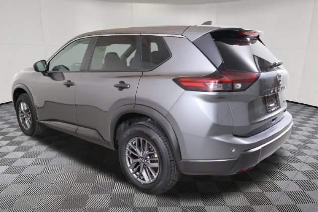 Used 2024 Nissan Rogue S AWD/4WD image 10