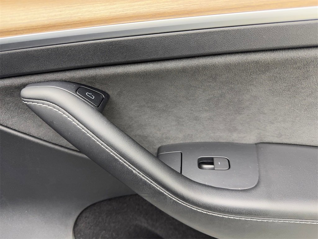 Used 2023 Tesla Model Y Performance image 48