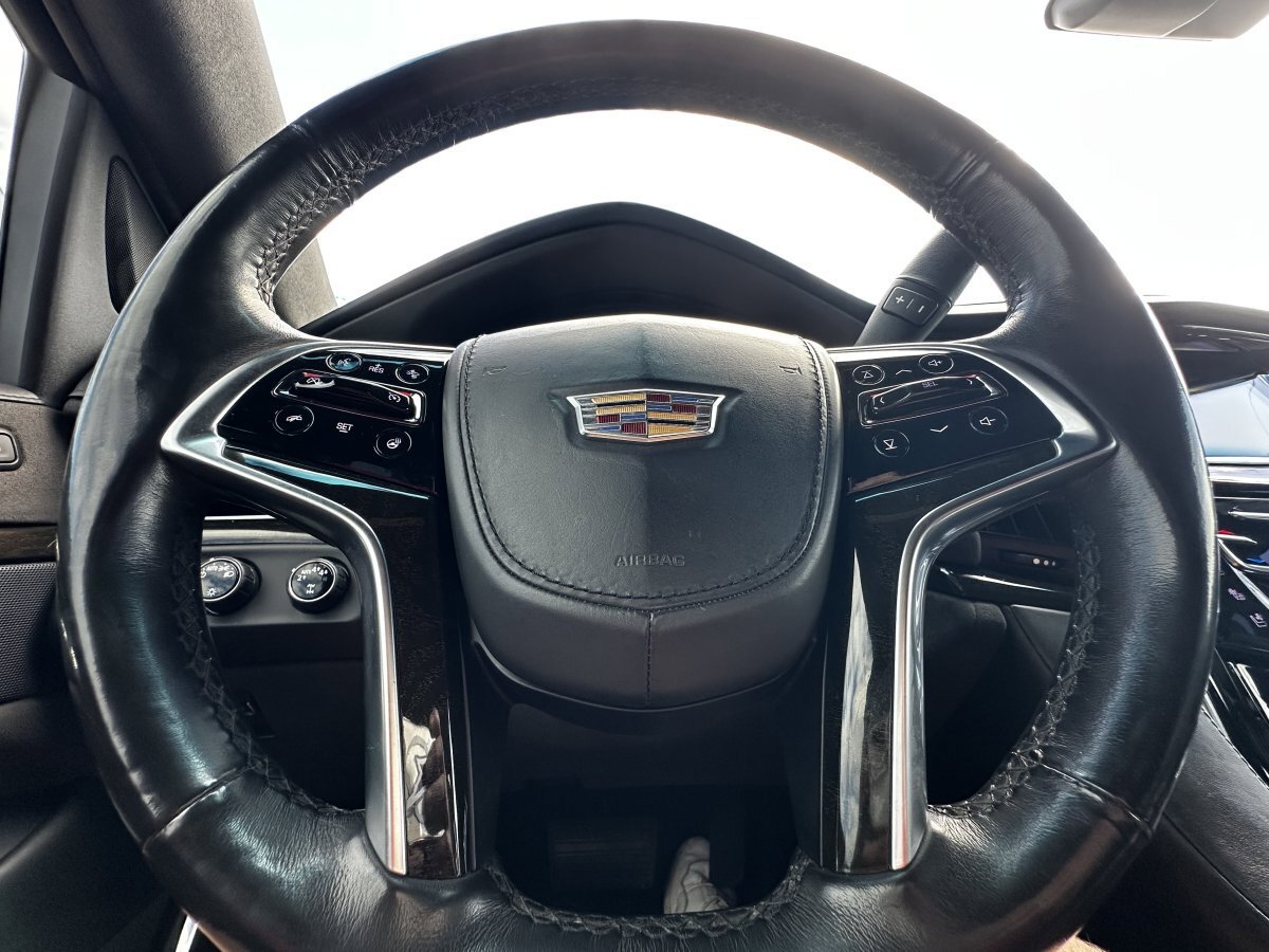 Used 2018 Cadillac Escalade Platinum AWD/4WD image 26