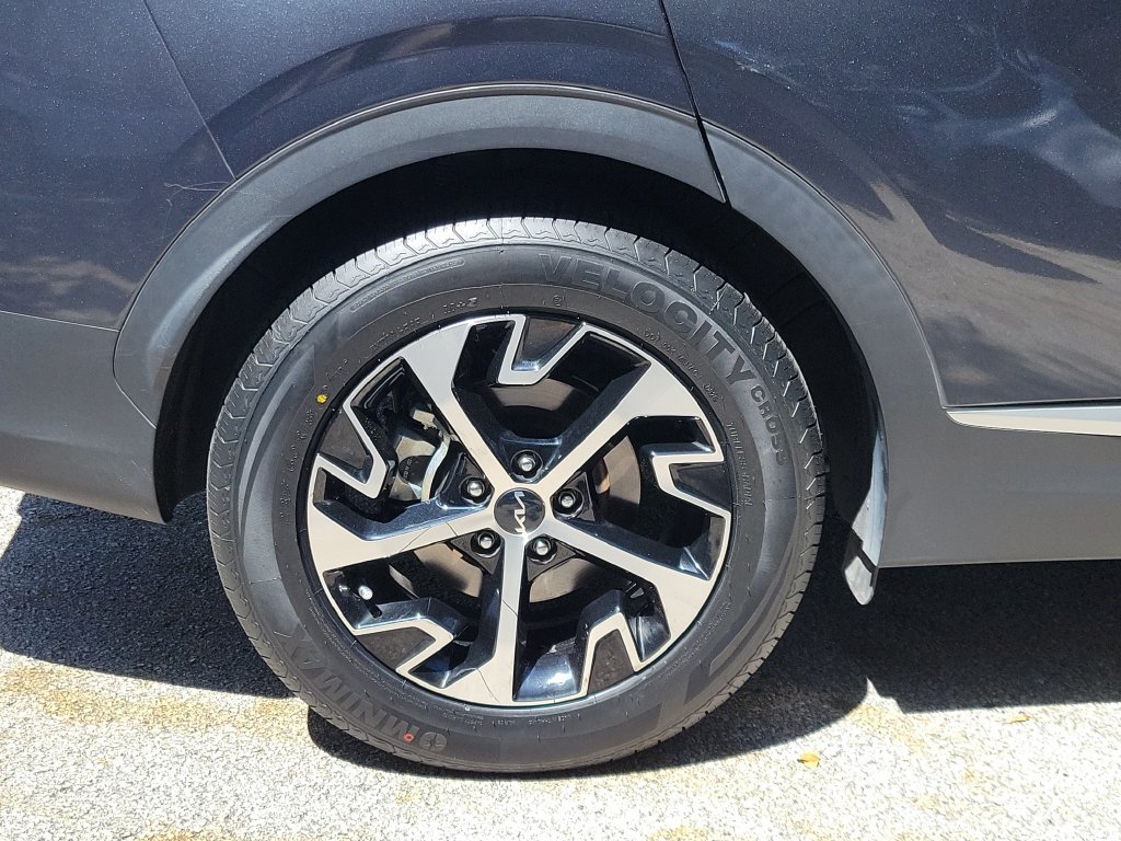 Certified 2023 Kia Sportage EX FWD image 9