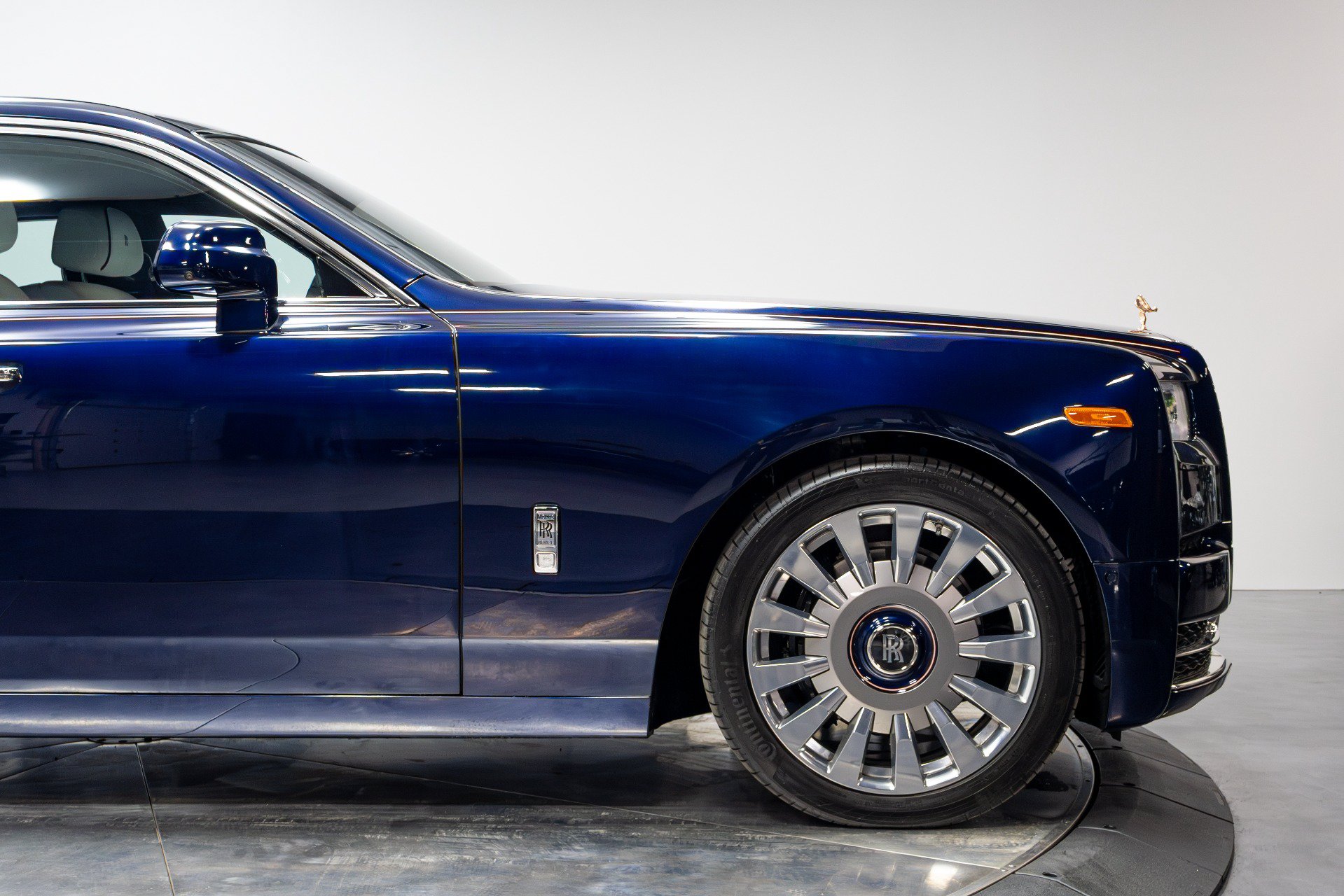 Used 2021 Rolls-Royce Phantom Sedan RWD image 24