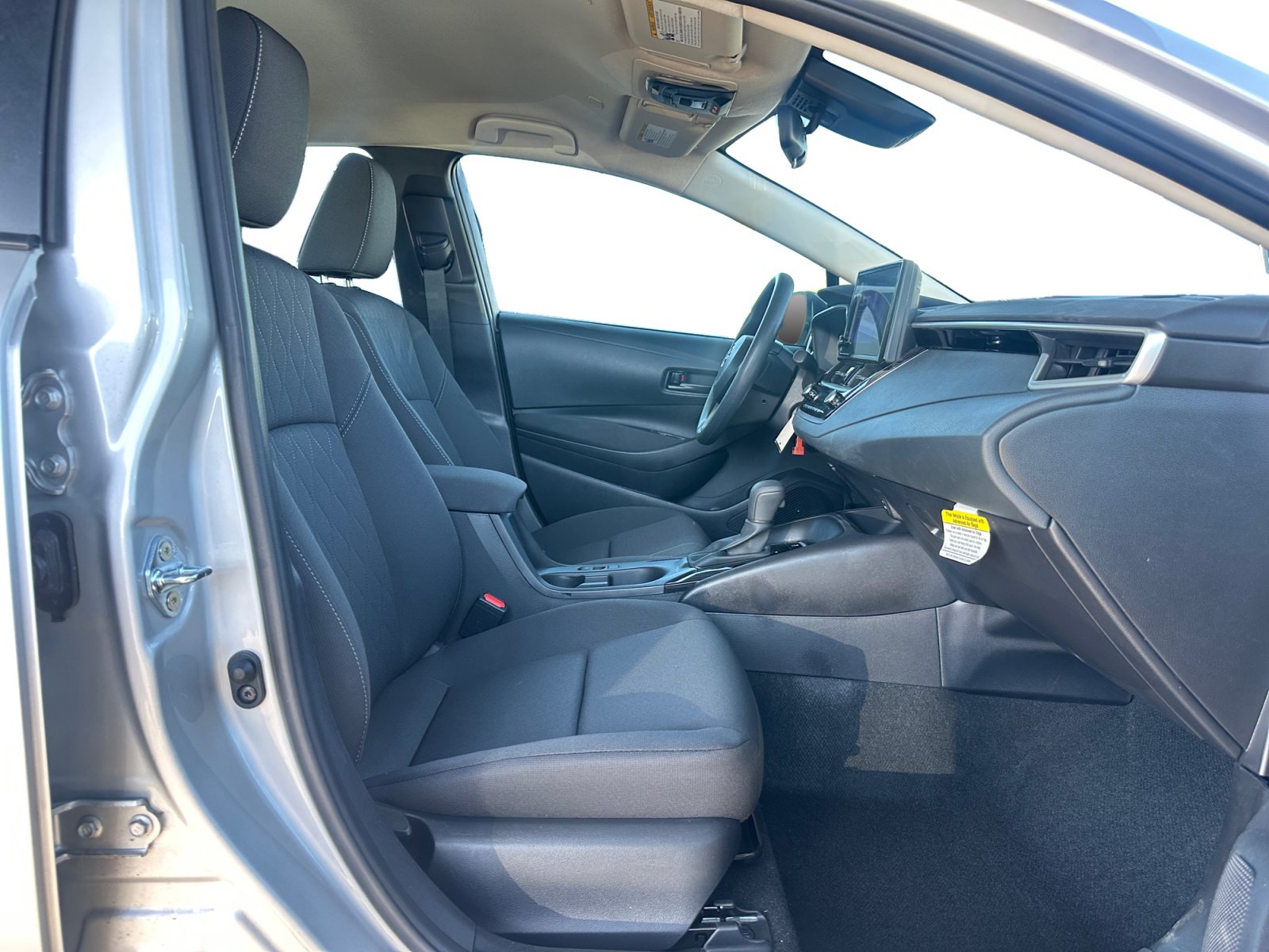 Used 2025 Toyota Corolla LE FWD image 15