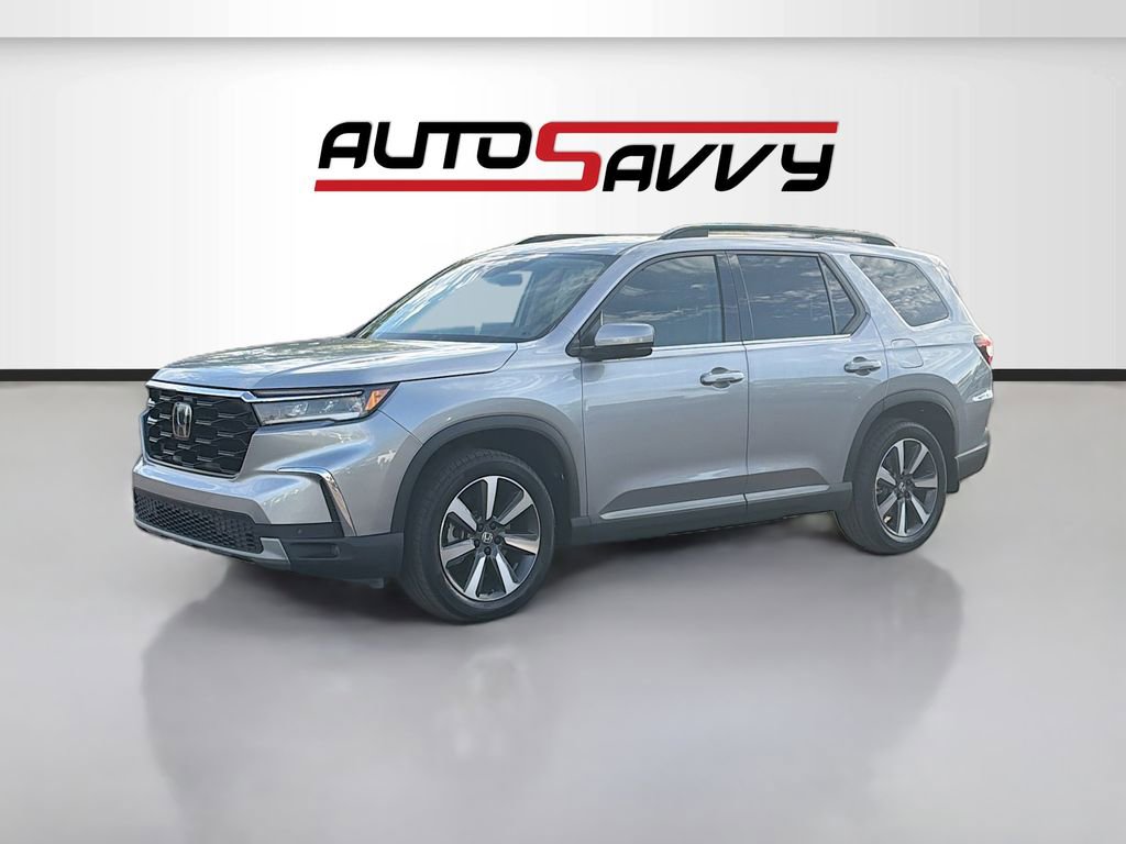 Used 2024 Honda Pilot Touring image 3