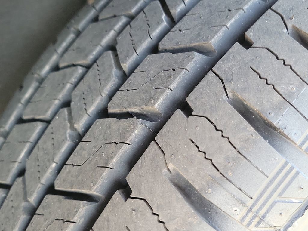 Used 2023 Chevrolet Traverse LT image 27