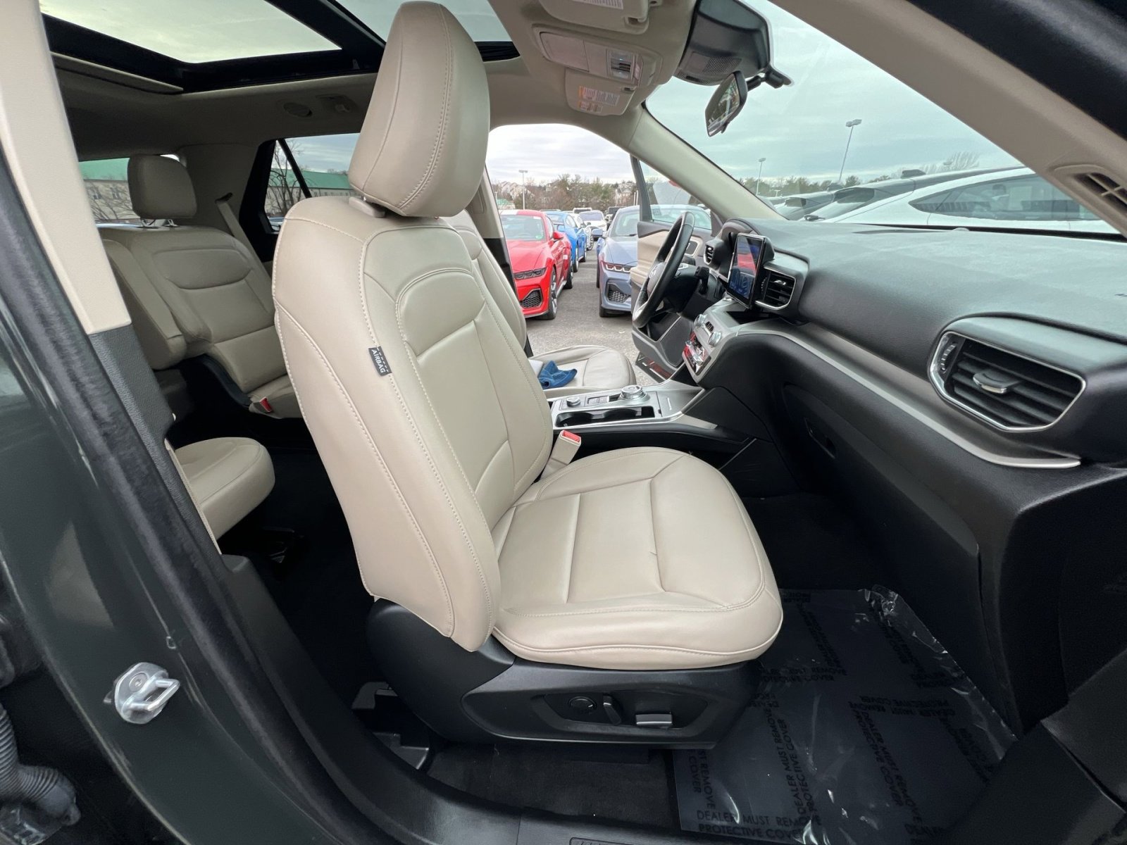 Used 2023 Ford Explorer XLT w/ Equipment Group 202A image 28