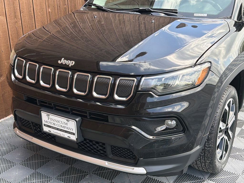 Used 2022 Jeep Compass Limited image 19
