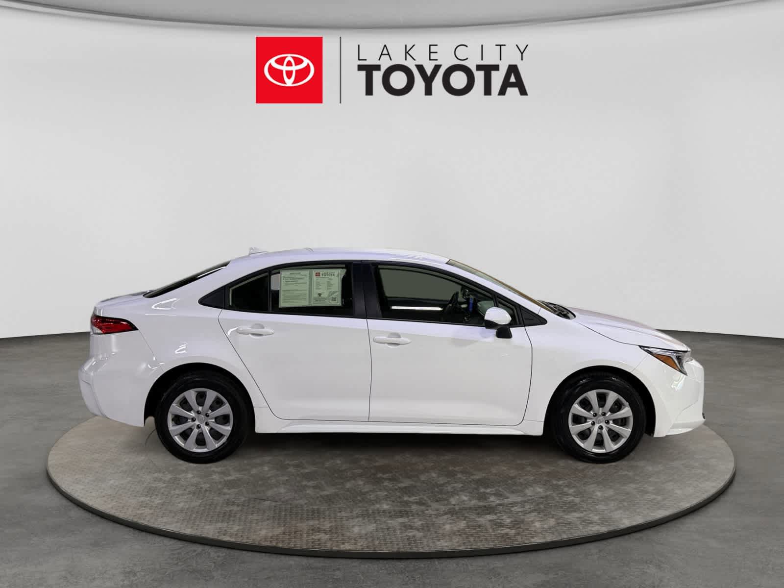 Used 2024 Toyota Corolla LE FWD image 11