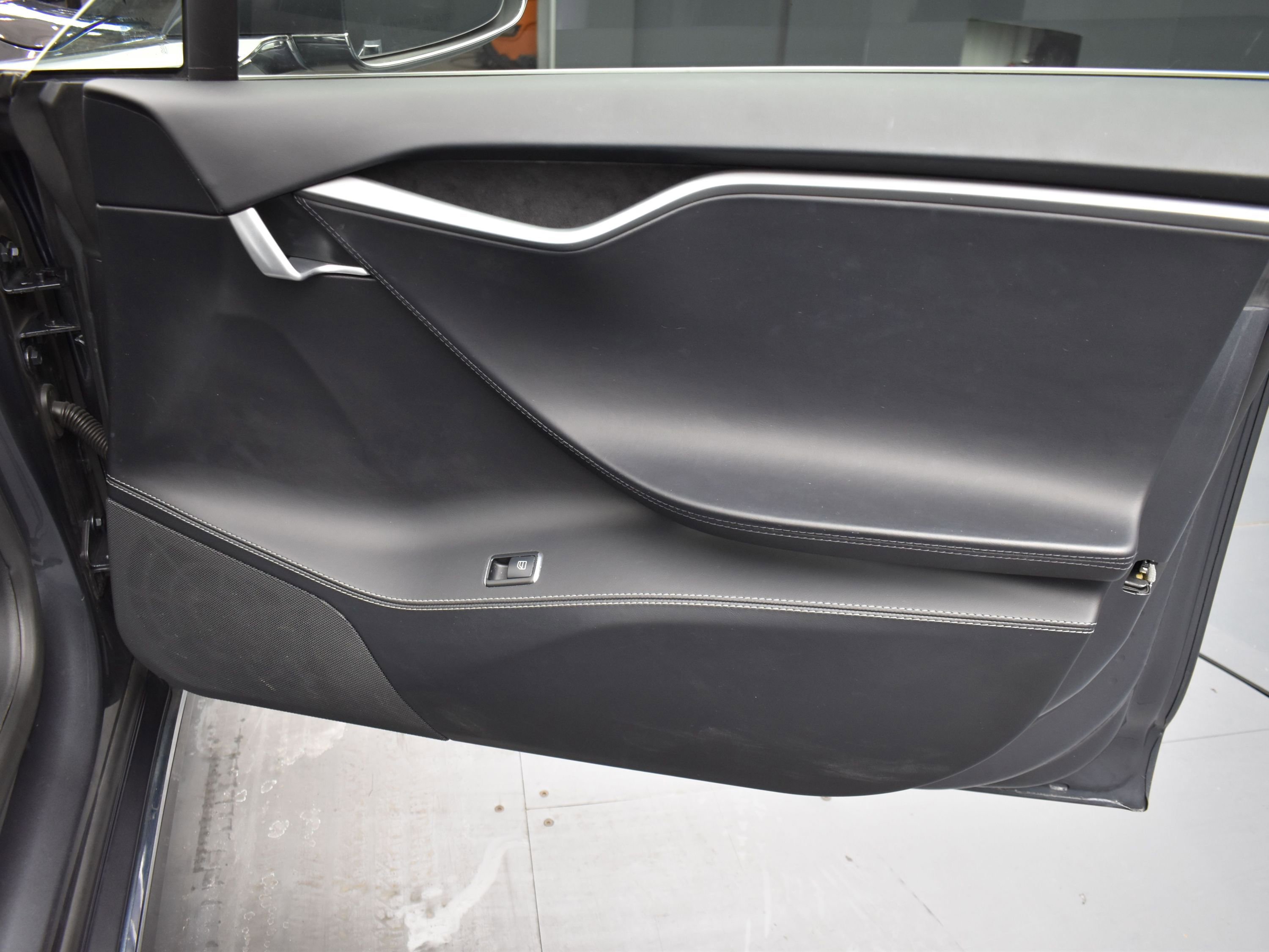 Used 2018 Tesla Model S AWD image 17