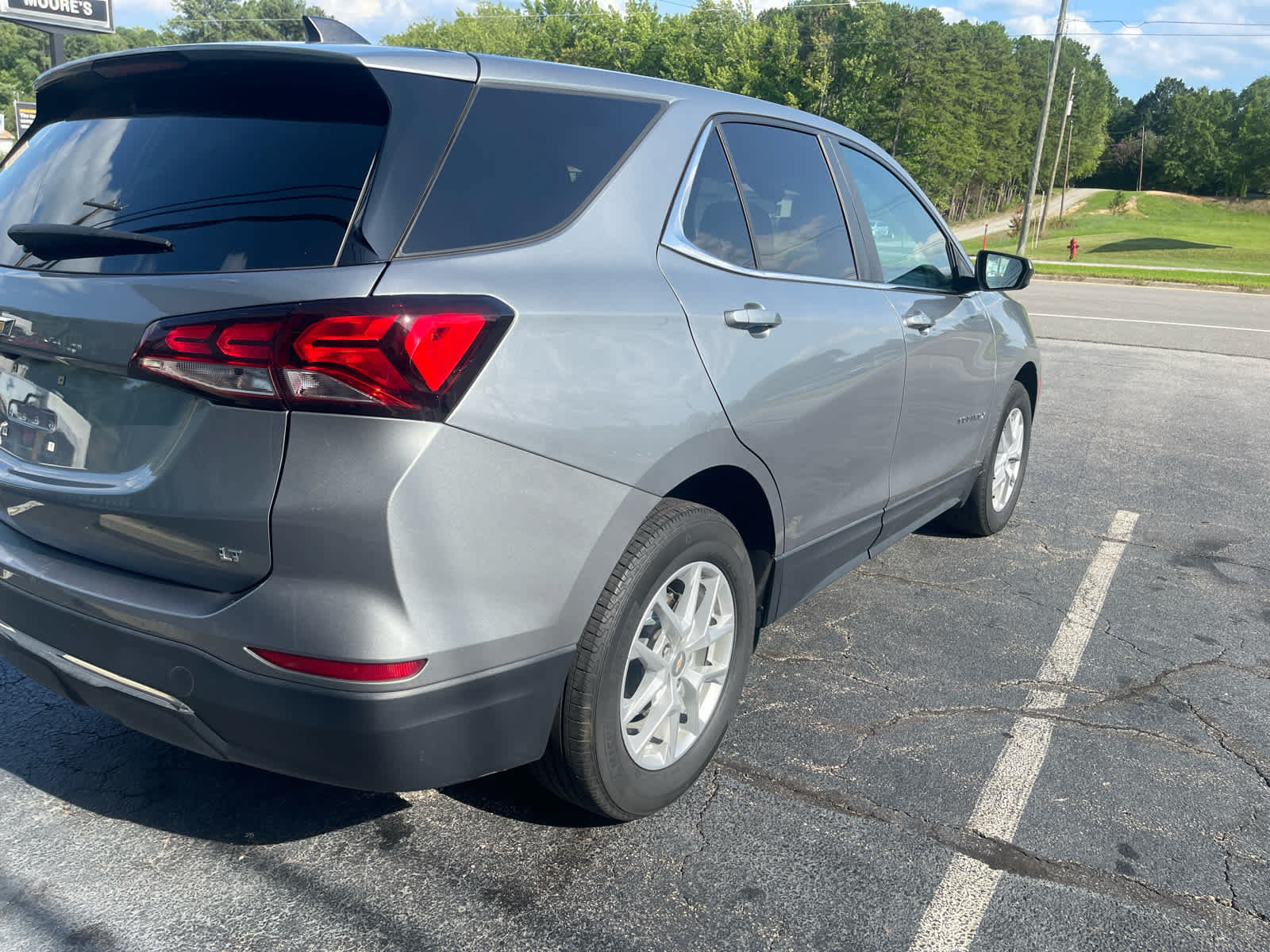 Used 2023 Chevrolet Equinox LT FWD image 4