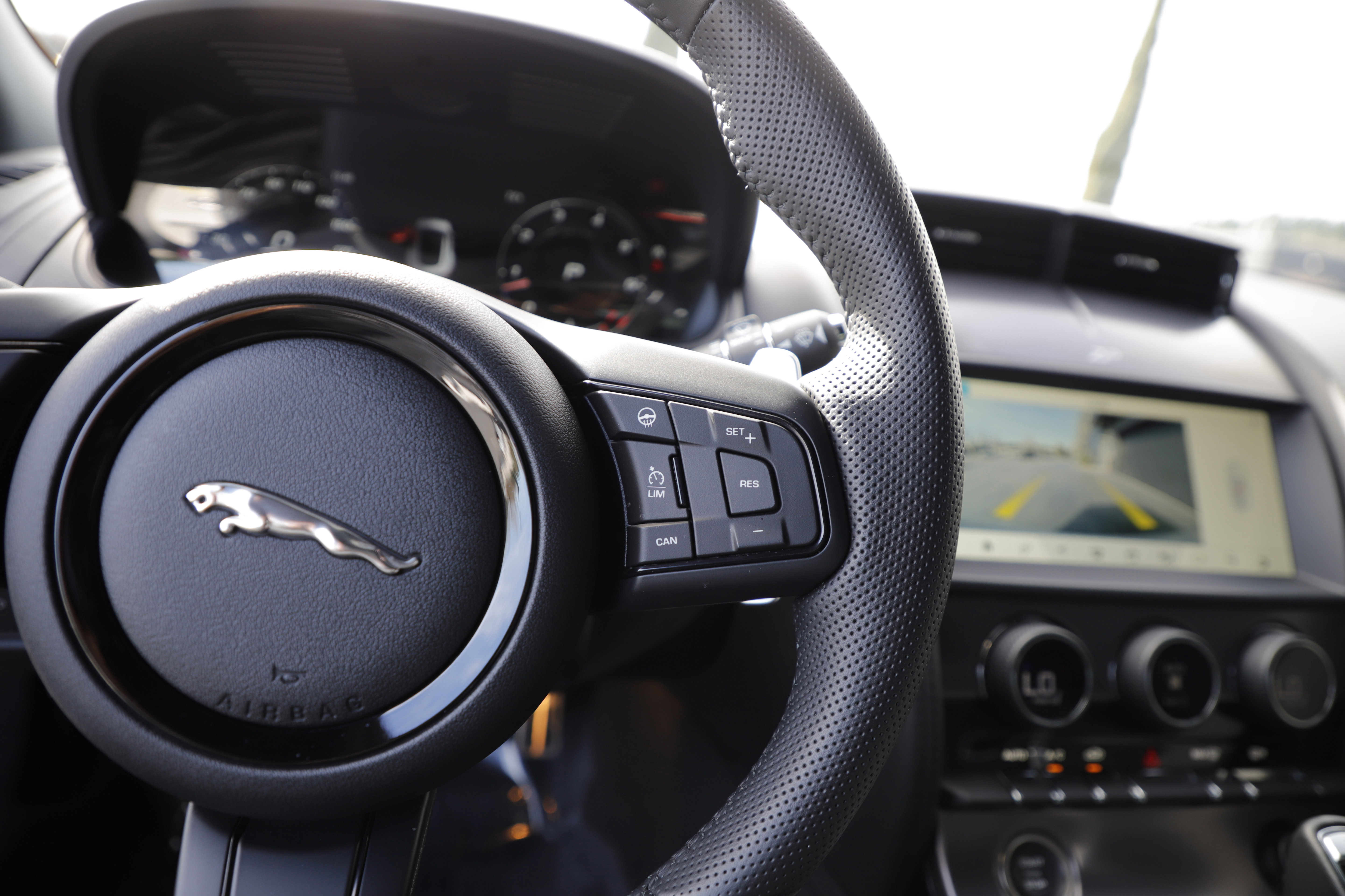 Used 2024 Jaguar F-TYPE R image 19