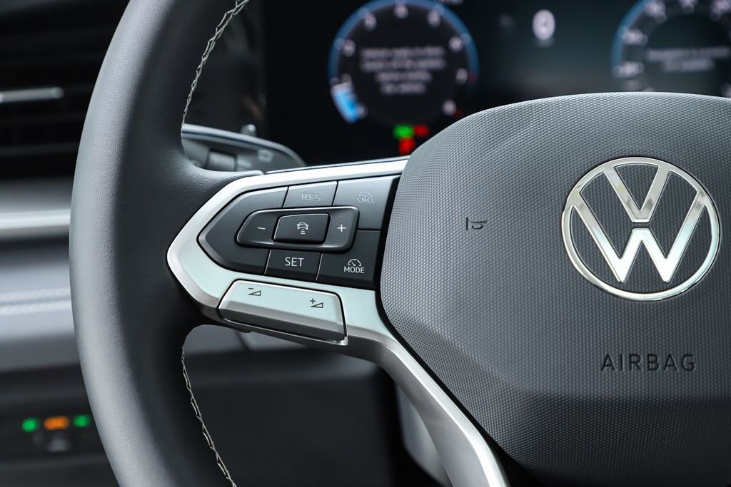 New 2026 Volkswagen Tiguan SE image 60