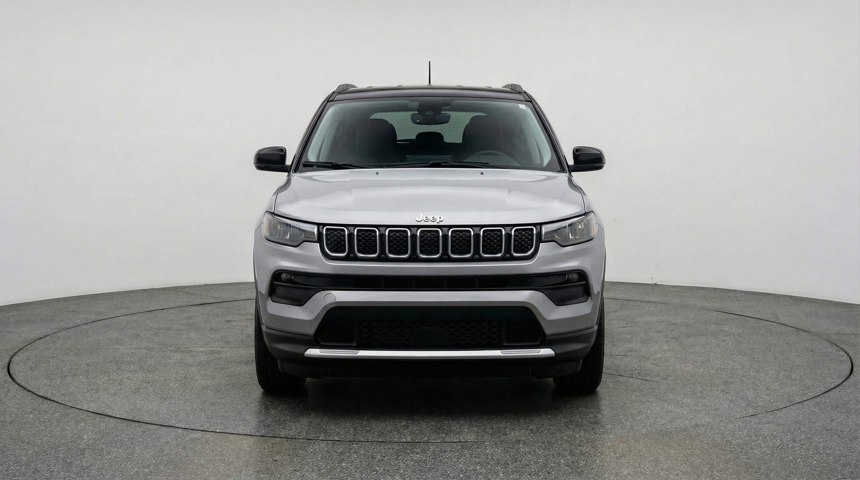 Used 2025 Jeep Compass Limited AWD/4WD image 2