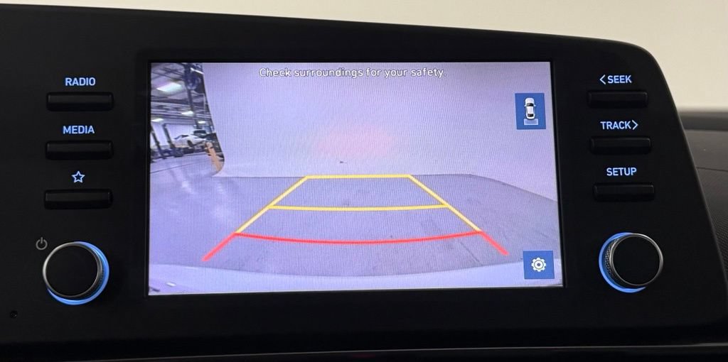 Certified 2023 Hyundai Elantra SE FWD image 19