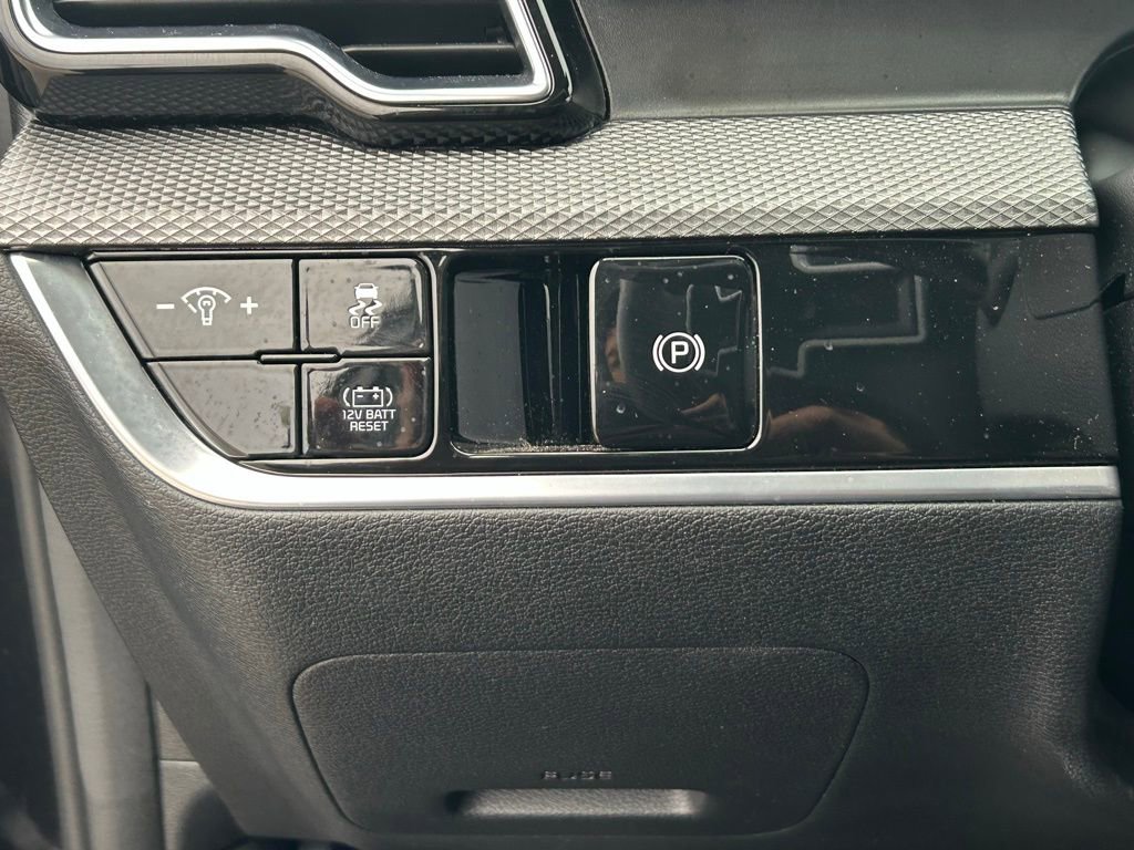 Used 2023 Kia Sportage LX image 14