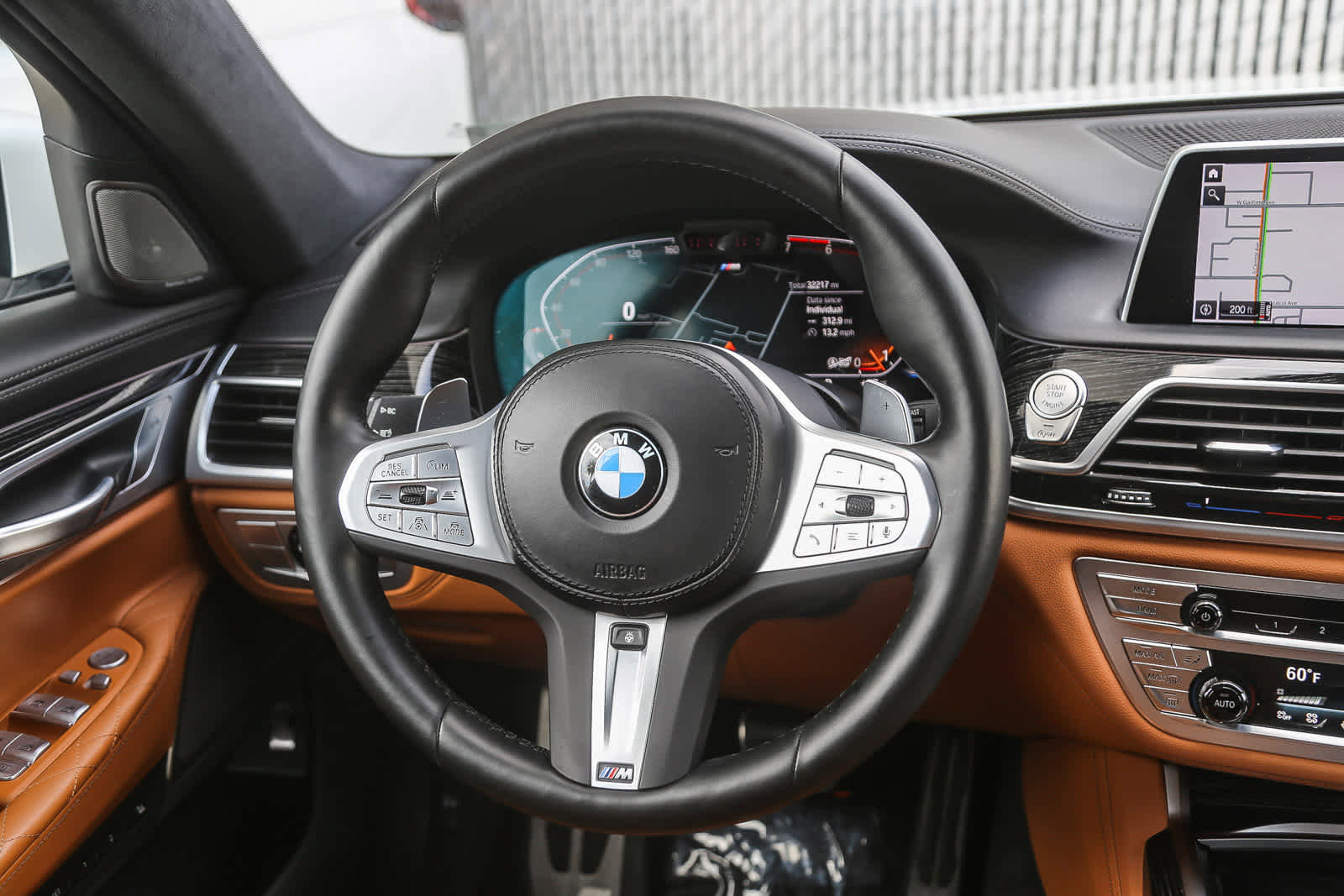 Certified 2022 BMW 750i xDrive w/ Autobahn Package image 12