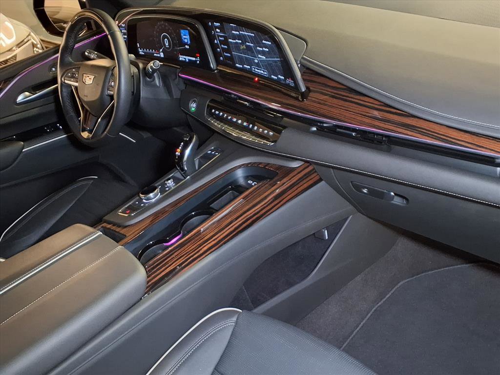 Certified 2024 Cadillac Escalade Premium Luxury w/ Performance Package image 25