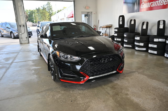 Used 2022 Hyundai Veloster N FWD image 3