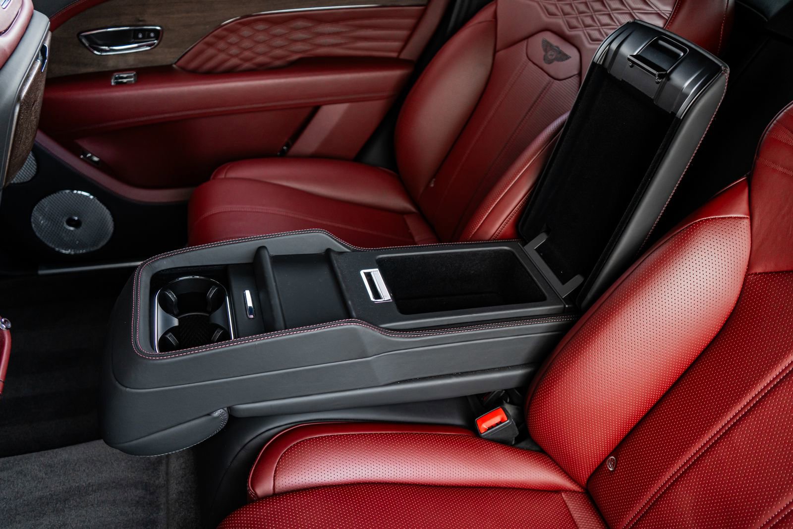 Used 2024 Bentley Bentayga Extended Wheelbase image 38