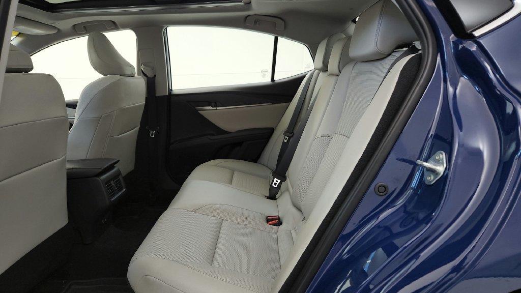 Used 2025 Toyota Camry XLE w/ Premium Plus Package AWD/4WD image 29