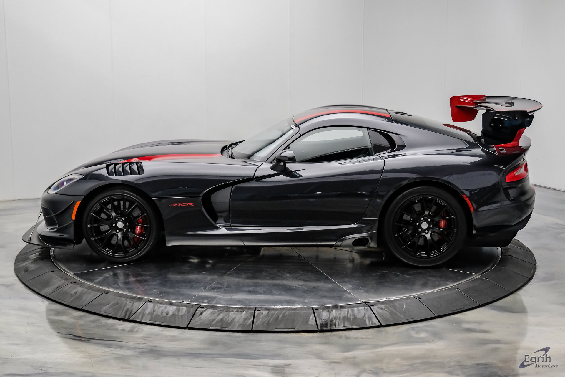 Used 2017 Dodge Viper ACR w/ Extreme Aero Package RWD image 9