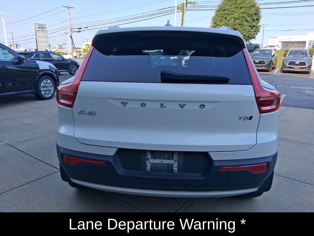 Used 2021 Volvo XC40 T5 Momentum w/ Protection Package Premier AWD/4WD image 4