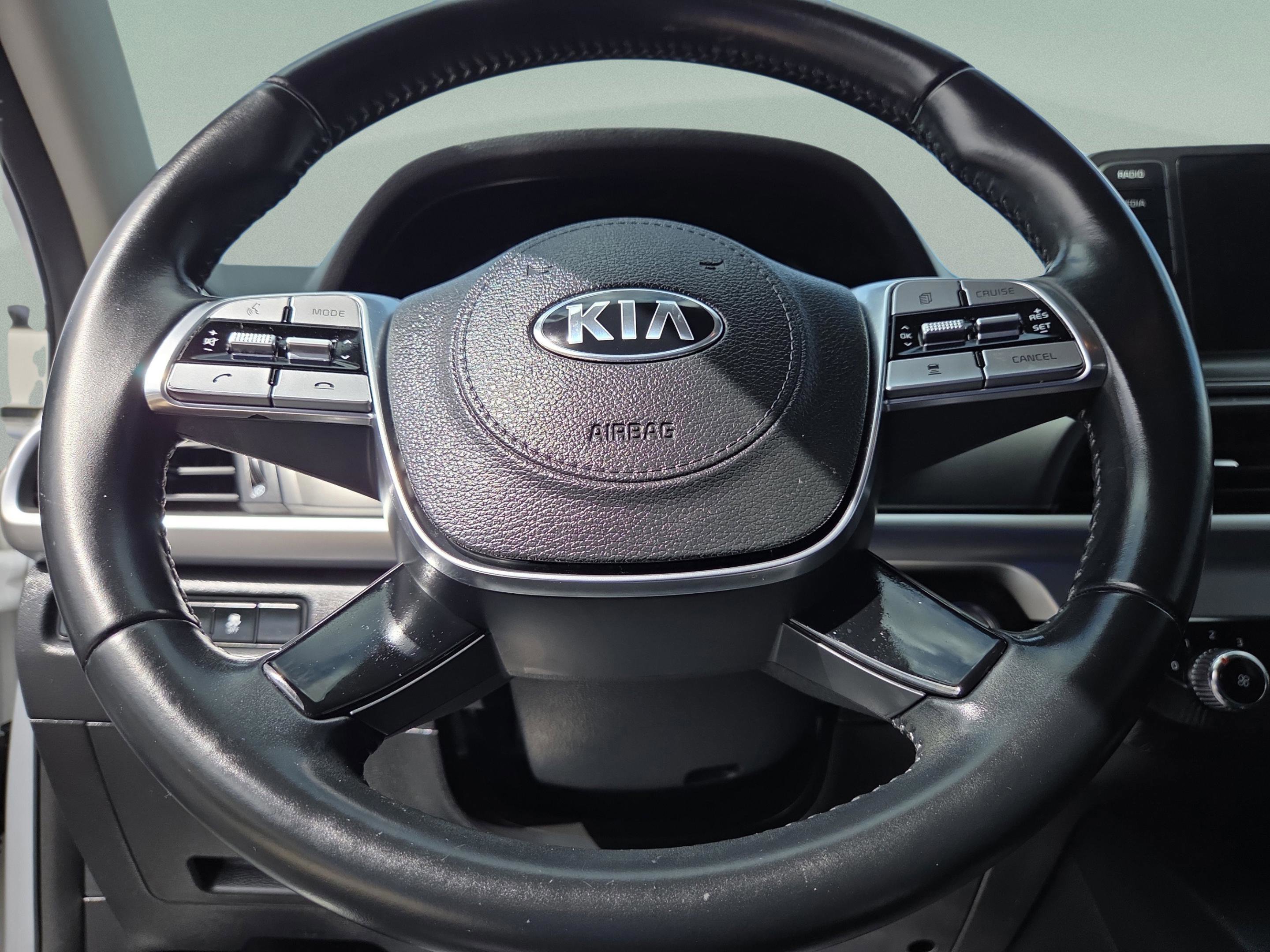 Used 2020 Kia Telluride LX image 11