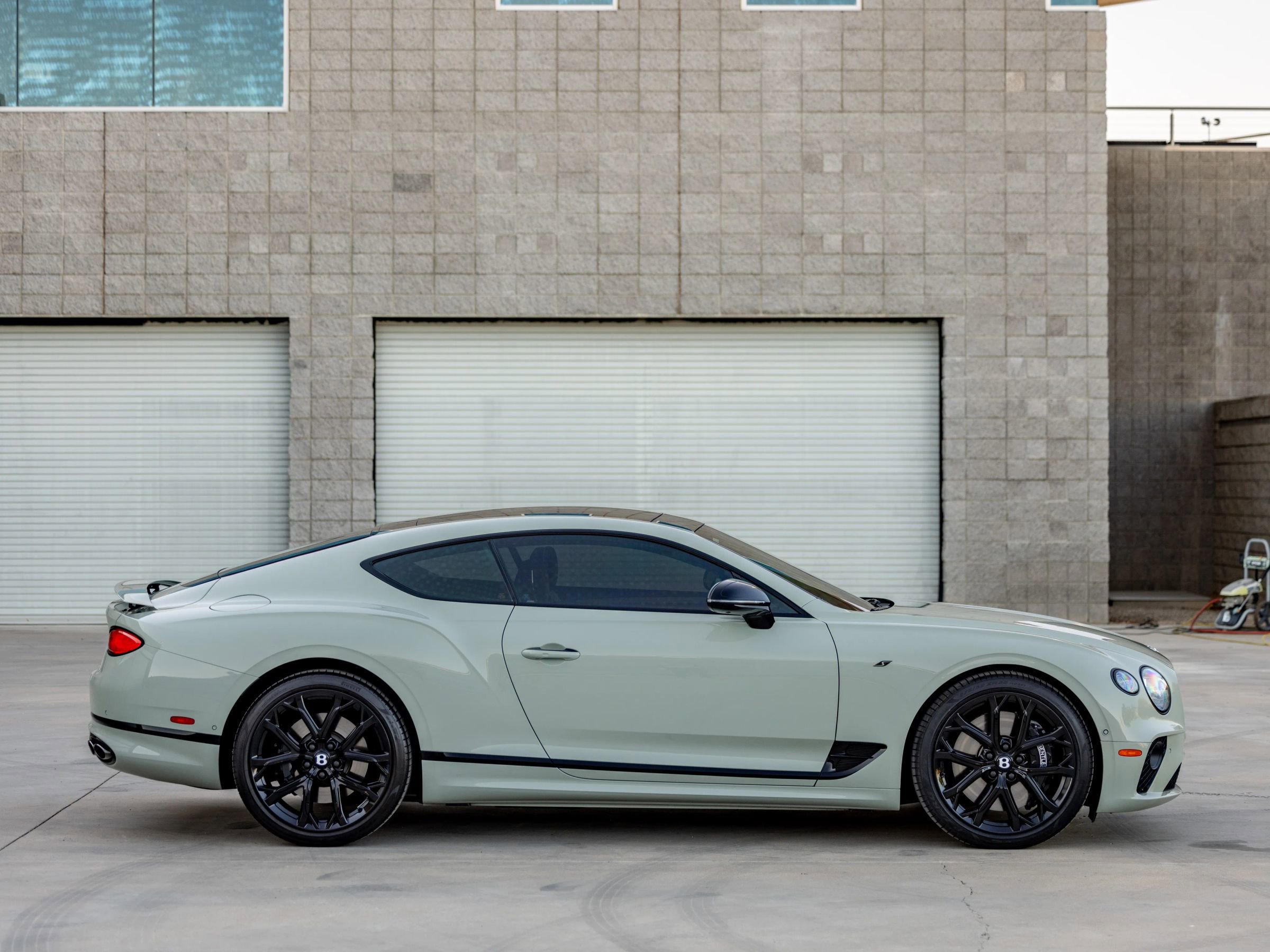 Used 2023 Bentley Continental GT Mulliner AWD/4WD image 9