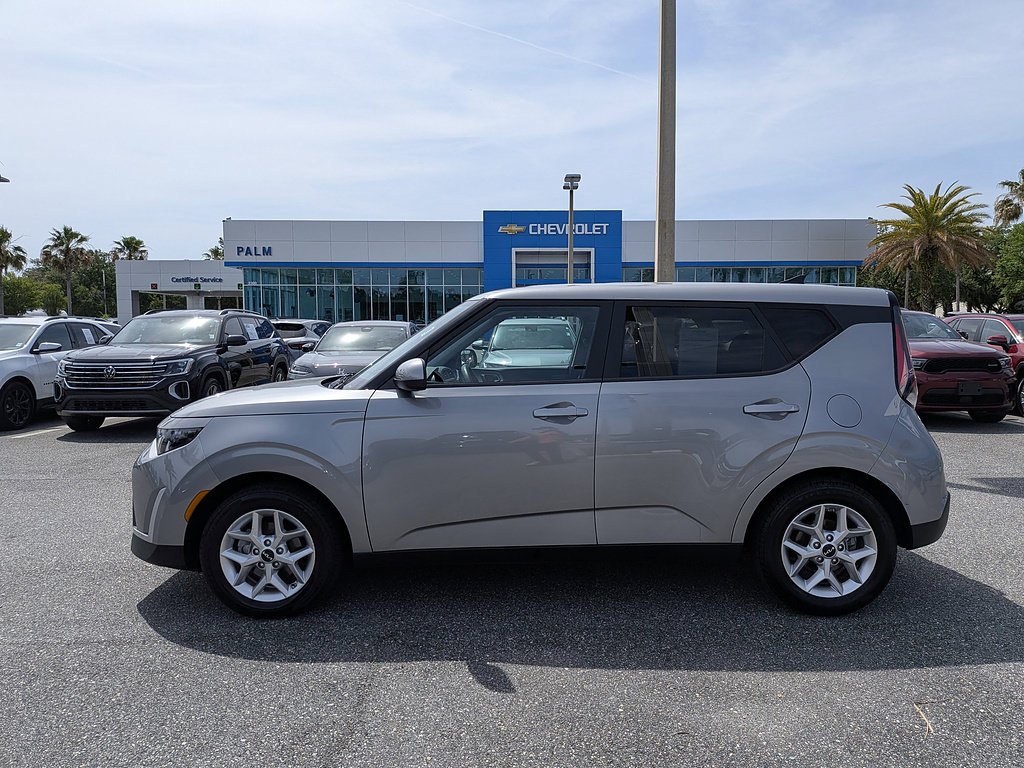 Used 2023 Kia Soul LX w/ LX Technology Package FWD image 33