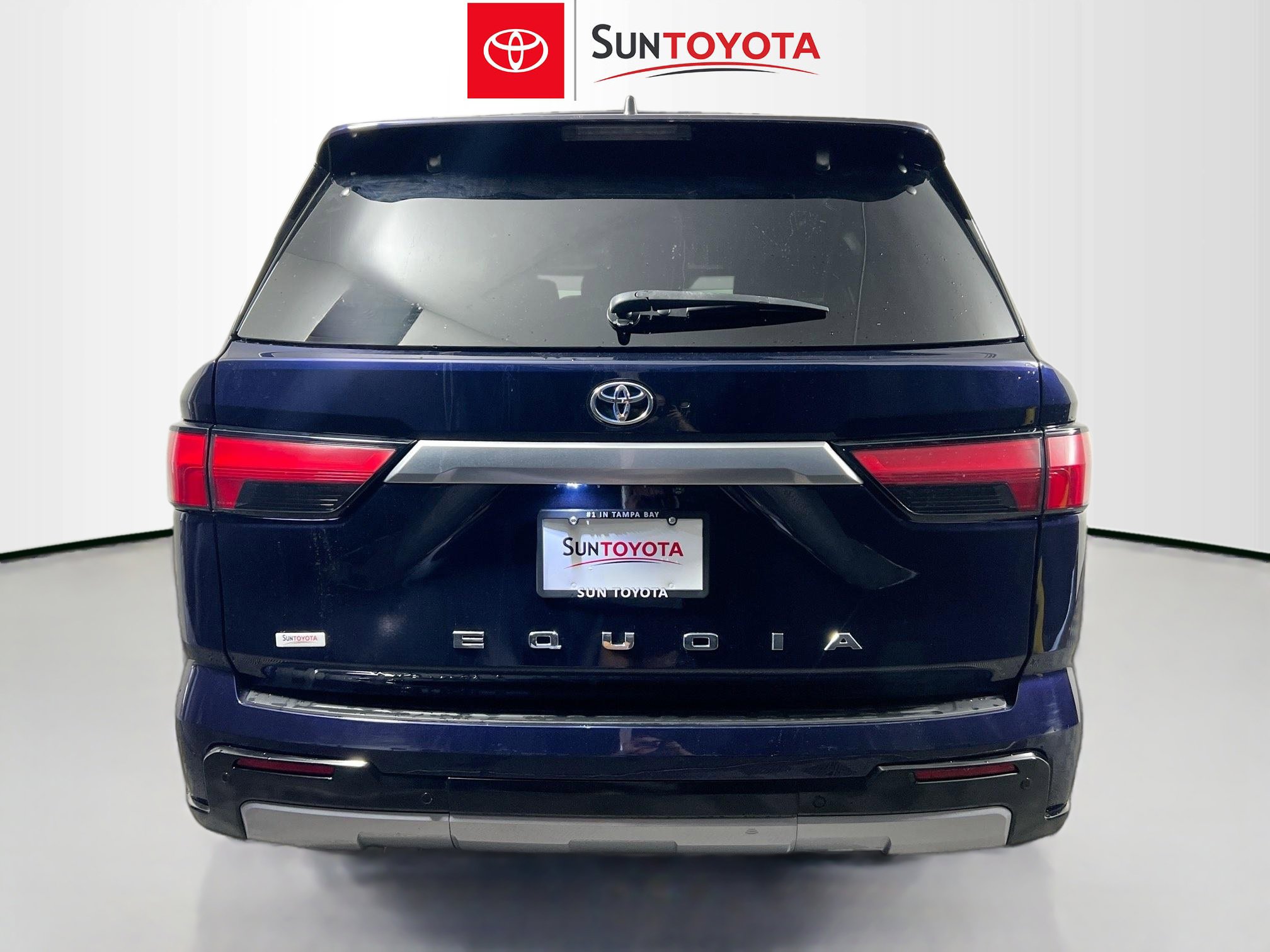 Used 2024 Toyota Sequoia Capstone AWD/4WD image 5